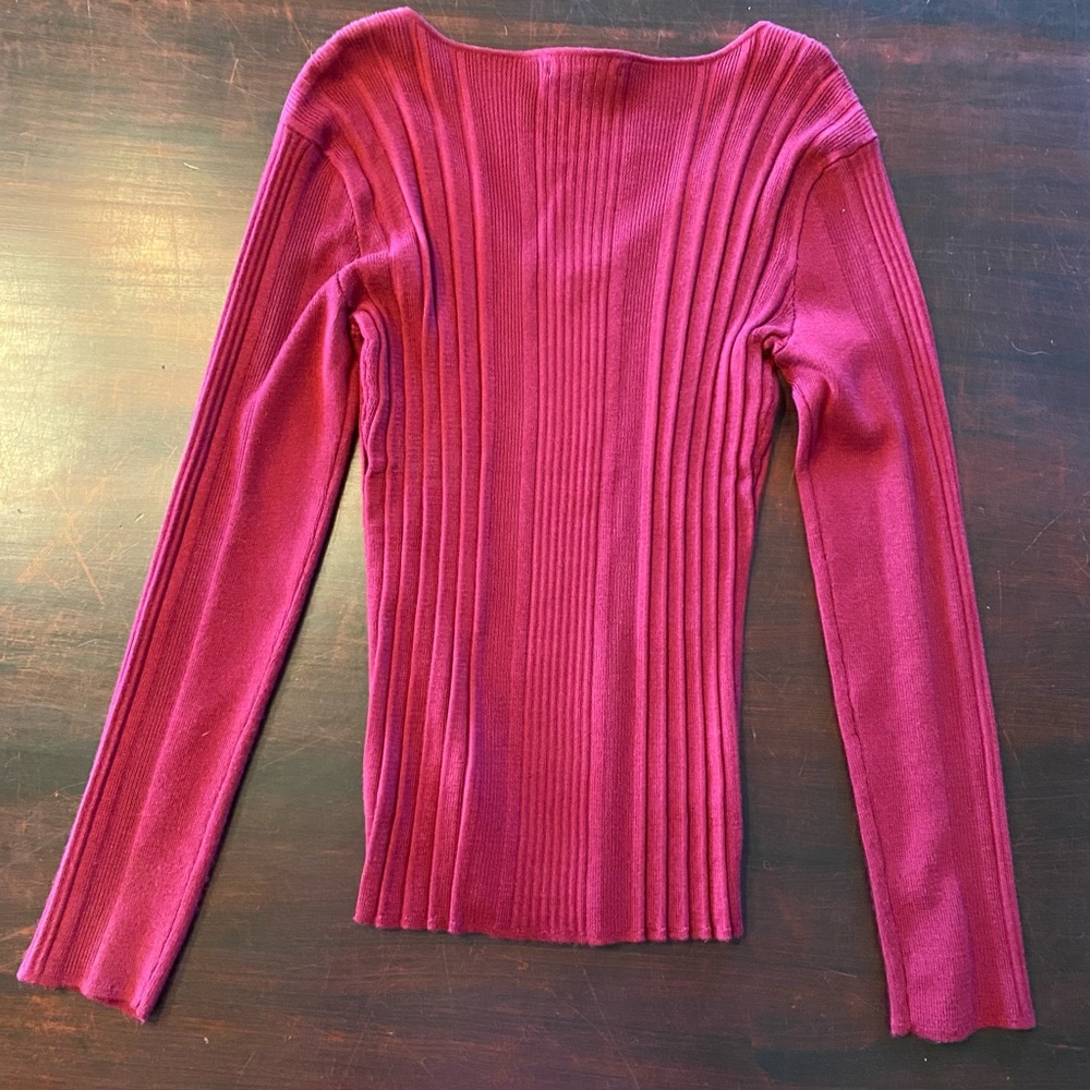 New York and Company Pink Ribbed V-Neck Long Sleeve Sweater, size medium - Picture 2 of 2